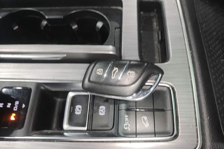 Used Roewe RX5 2020 PLUS 300TGI Automatic Ali National Style Luxury Edition Vehicle Key
