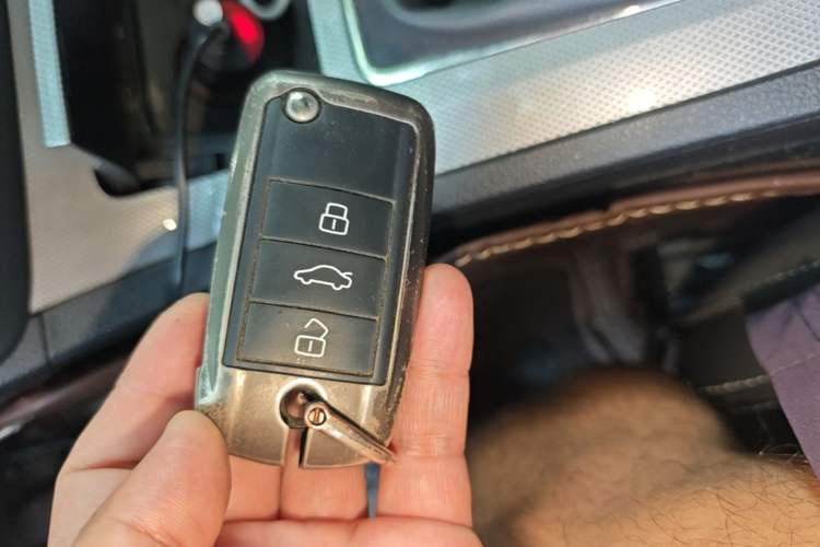Used Roewe RX5 2020 20T Manual 4G Connect Super-Luxury Flagship Edition Vehicle Key
