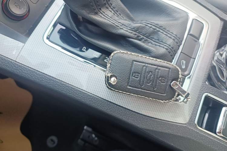 Used Roewe RX5 2020 20T Automatic 4G Connected Million Edition Vehicle Key