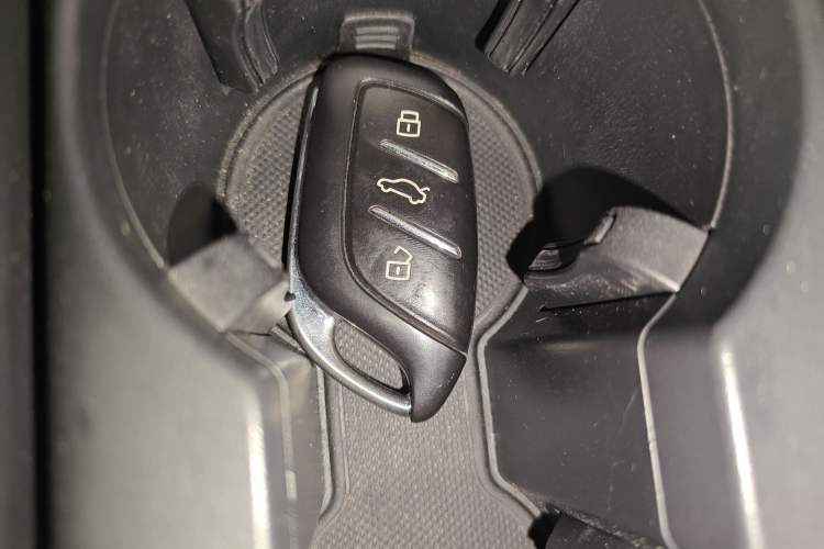 Used Roewe RX5 2020 PLUS 300TGI Automatic Ali National Style Luxury Edition Vehicle Key