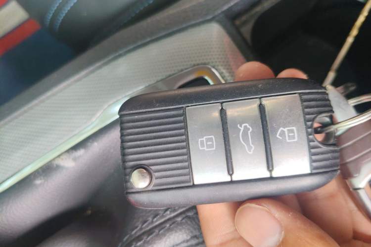 Used Roewe RX5 2020 20T Automatic 4G Connected Million Edition Vehicle Key