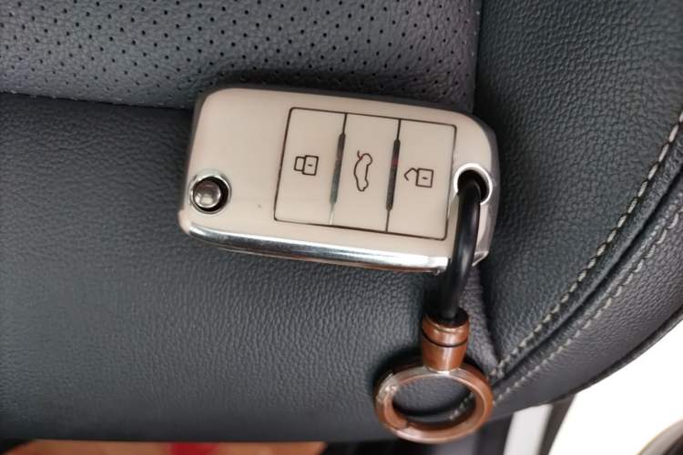Used Roewe RX5 2020 20T Automatic 4G Connected Million Edition Vehicle Key