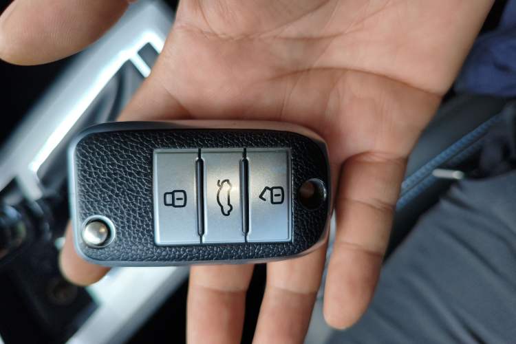 Used Roewe RX5 2020 20T Automatic 4G Connected Million Edition Vehicle Key