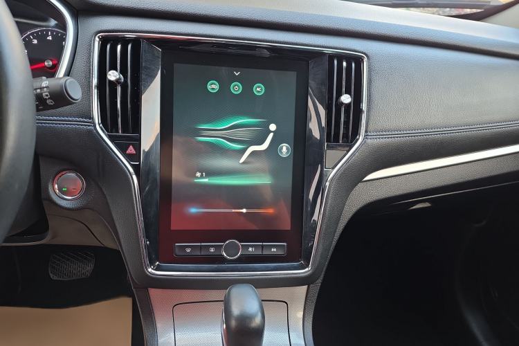 Used Roewe RX5 2020 20T Automatic 4G Connected Million Edition Audio And AC Panel