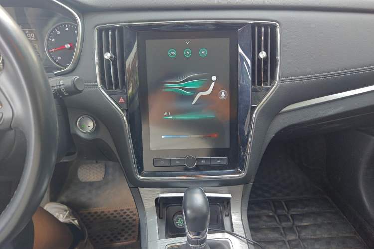 Used Roewe RX5 2020 20T Automatic 4G Connect Superior Flagship Edition Audio And AC Panel