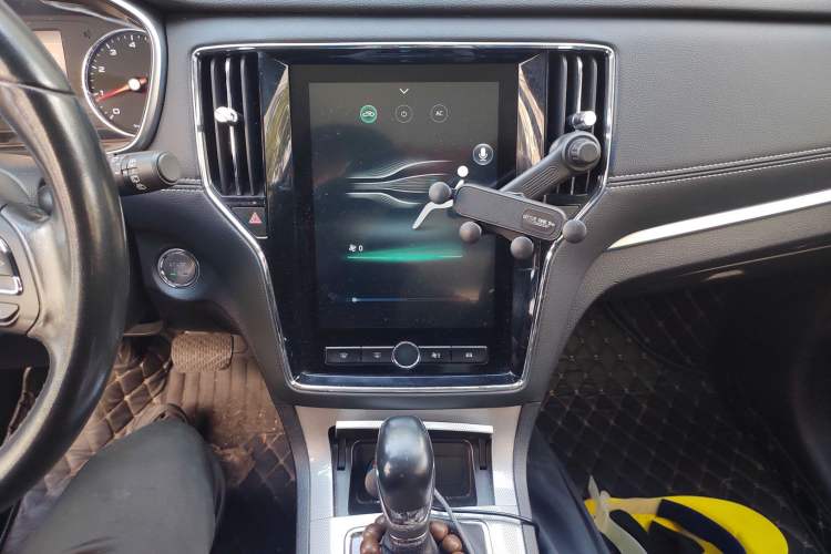 Used Roewe RX5 2020 20T Automatic 4G Connect Superior Flagship Edition Audio And AC Panel