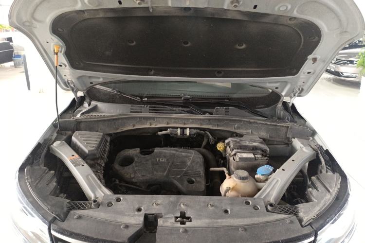 Used Roewe RX5 2020 20T Automatic 4G Connected Million Edition Engine Bay