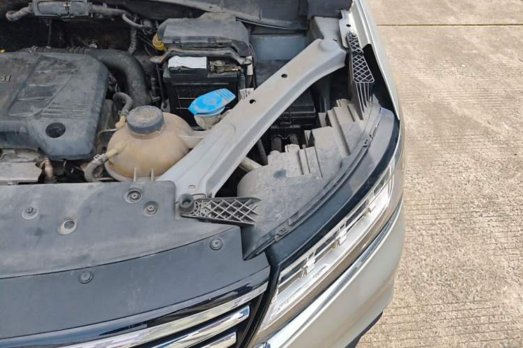 Used Roewe RX5 2020 20T Automatic 4G Connect Superior Flagship Edition Engine Bay Left