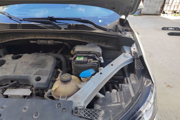 Used Roewe RX5 2020 20T Automatic 4G Connect Superior Flagship Edition Engine Bay Left