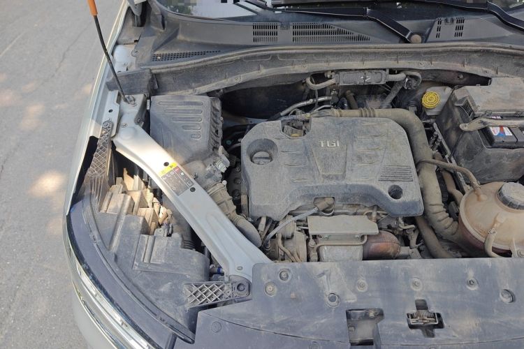 Used Roewe RX5 2020 20T Automatic 4G Connect Superior Flagship Edition Engine Bay Right