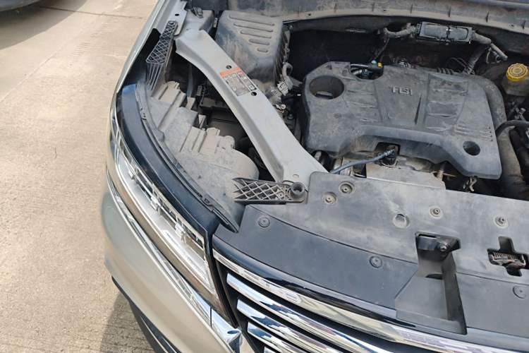 Used Roewe RX5 2020 20T Automatic 4G Connect Superior Flagship Edition Engine Bay Right
