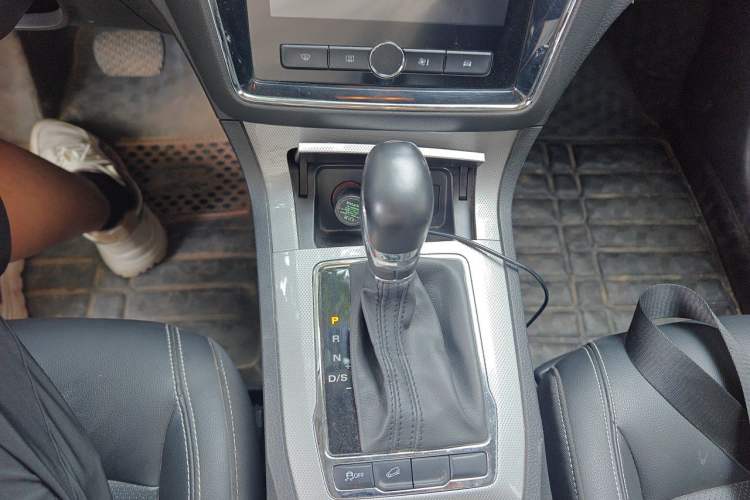Used Roewe RX5 2020 20T Automatic 4G Connect Superior Flagship Edition Gear Lever