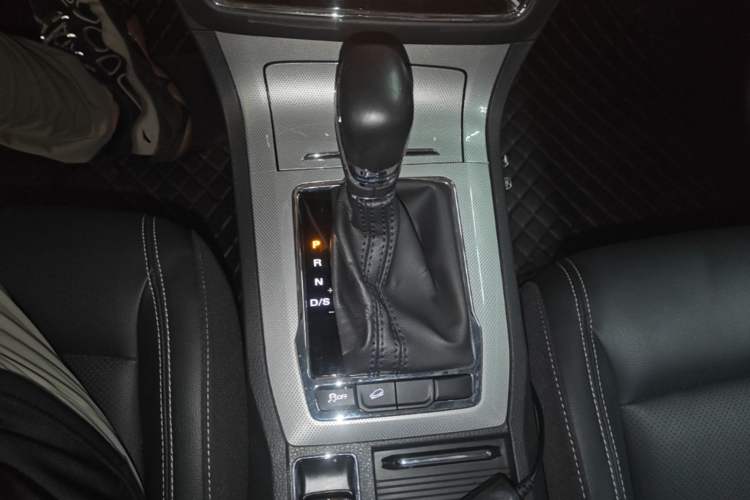 Used Roewe RX5 2020 20T Automatic 4G Connect Superior Flagship Edition Gear Lever