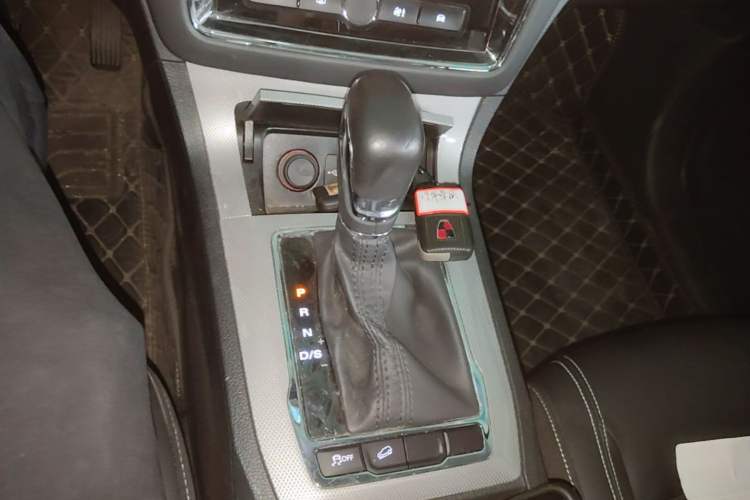 Used Roewe RX5 2020 20T Automatic 4G Connect Superior Flagship Edition Gear Lever