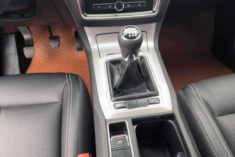 Used Roewe RX5 2020 20T Manual 4G Connect Super-Luxury Flagship Edition Gear Lever