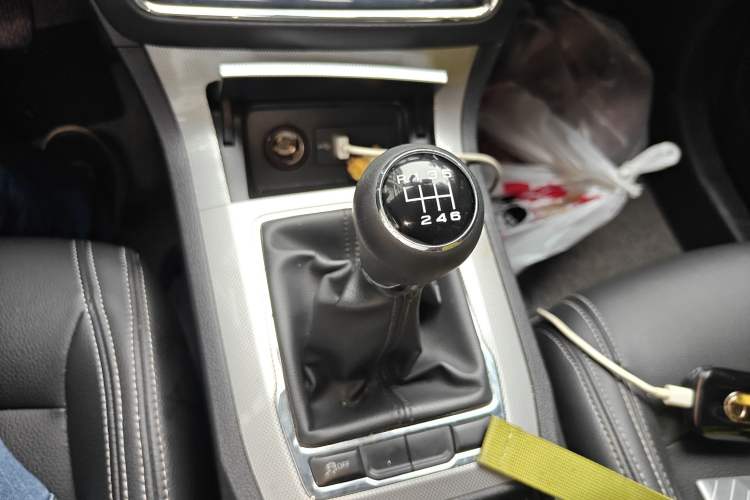 Used Roewe RX5 2020 20T Manual 4G Connect Million Edition Gear Lever