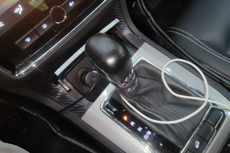 Used Roewe RX5 2020 20T Automatic 4G Connect Superior Flagship Edition Gear Lever