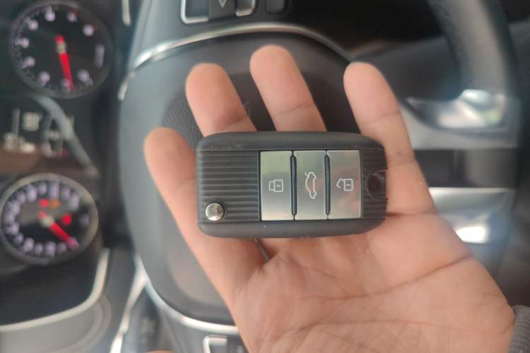 Used Roewe RX5 2020 20T Manual 4G Connect Million Edition Interior 1