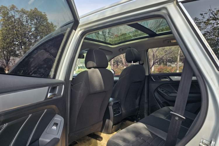 Used Roewe RX5 2020 20T Manual 4G Connect Million Edition Interior 1