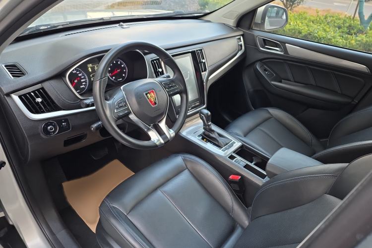 Used Roewe RX5 2020 20T Automatic 4G Connected Million Edition Interior 2