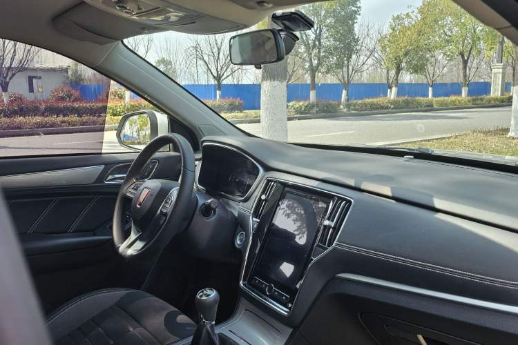 Used Roewe RX5 2020 20T Manual 4G Connect Million Edition Interior 2