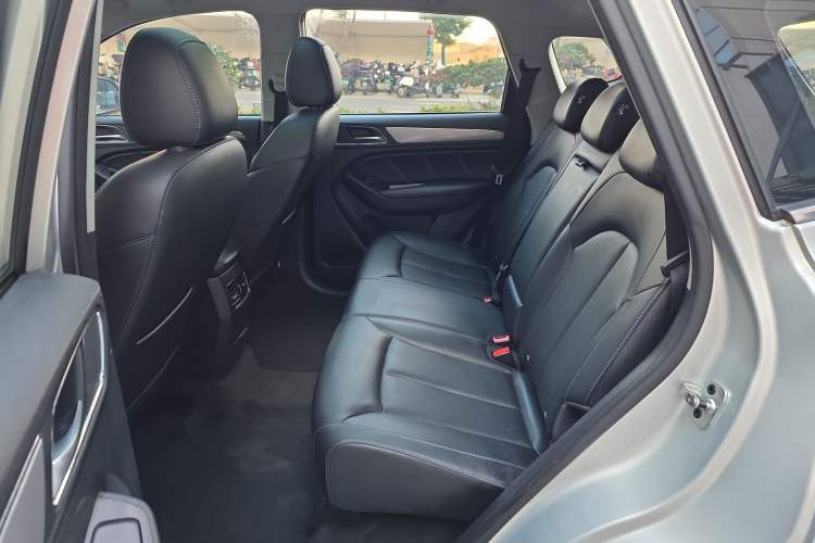 Used Roewe RX5 2020 20T Automatic 4G Connected Million Edition Interior 3