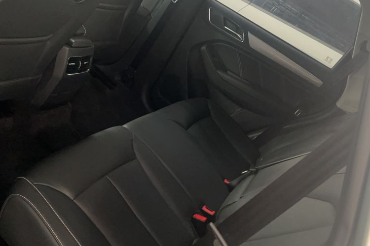Used Roewe RX5 2020 20T Automatic 4G Connect Superior Flagship Edition Interior 3