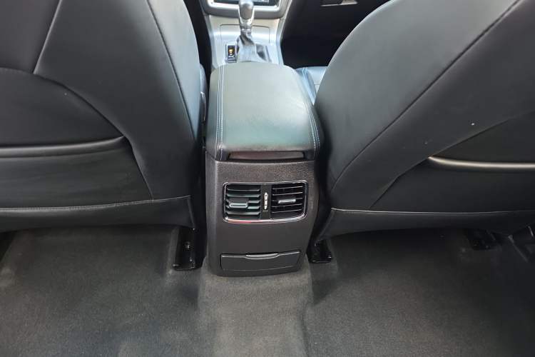 Used Roewe RX5 2020 20T Automatic 4G Connected Million Edition Interior 6
