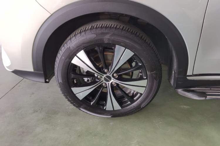 Used Roewe RX5 2020 PLUS 300TGI Automatic Ali National Trend Flagship Edition Left Front Wheel Hub