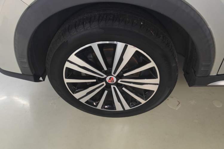 Used Roewe RX5 2020 20T Automatic 4G Connect Superior Flagship Edition Left Front Wheel Hub