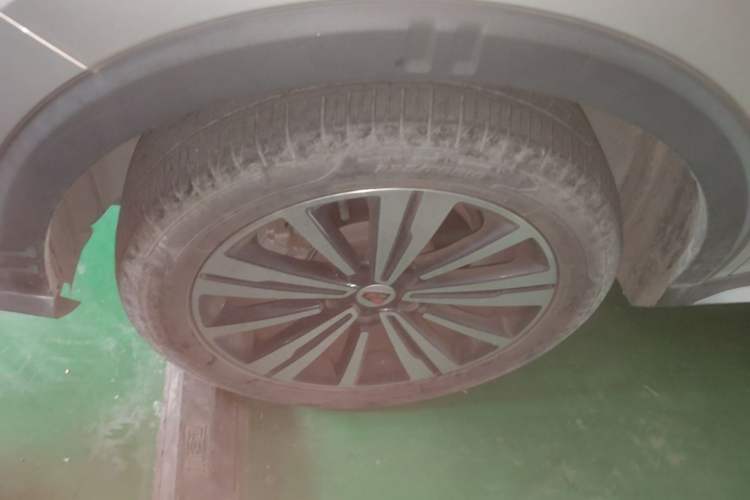 Used Roewe RX5 2020 20T Automatic 4G Connect Superior Flagship Edition Left Front Wheel Hub