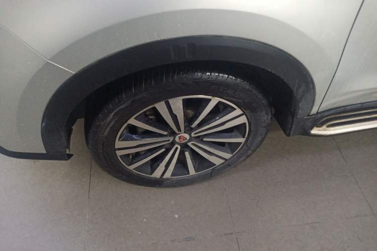 Used Roewe RX5 2020 20T Automatic 4G Connect Superior Flagship Edition Left Front Wheel Hub