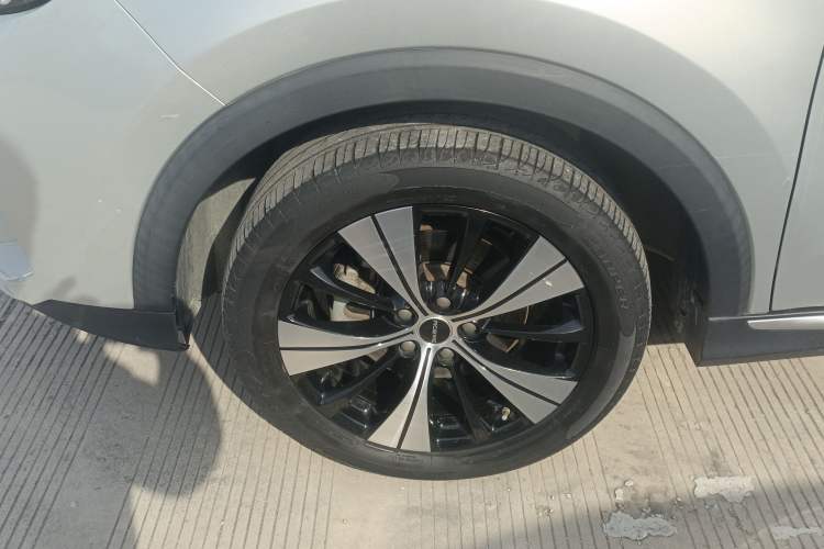 Used Roewe RX5 2020 PLUS 300TGI Automatic Ali National Trend Flagship Edition Left Front Wheel Hub