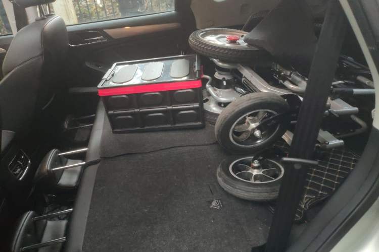Used Roewe RX5 2020 20T Automatic 4G Connect Superior Flagship Edition Left Rear Seat
