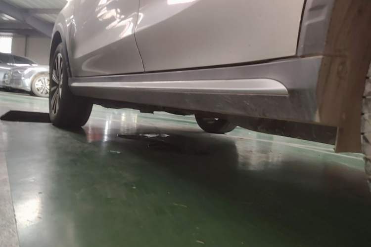 Used Roewe RX5 2020 20T Automatic 4G Connect Superior Flagship Edition Left Side Sill