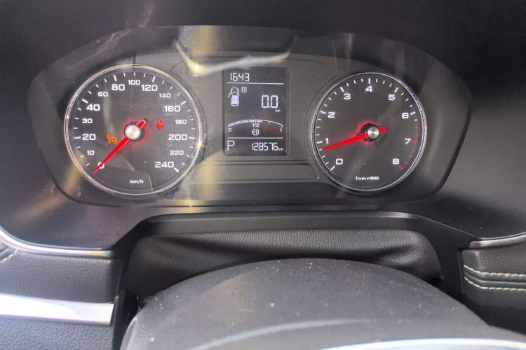 Used Roewe RX5 2020 20T Automatic 4G Connected Million-Dollar Flagship Edition Odometer Close Up