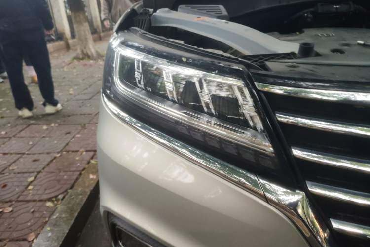 Used Roewe RX5 2020 20T Automatic 4G Connect Superior Flagship Edition Right Front Headlight