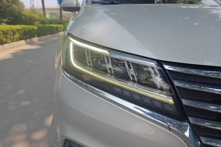 Used Roewe RX5 2020 20T Automatic 4G Connect Superior Flagship Edition Right Front Headlight