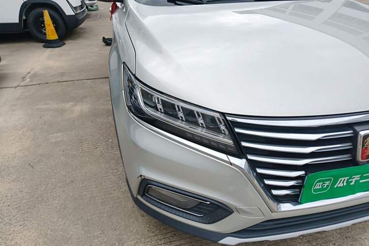 Used Roewe RX5 2020 20T Automatic 4G Connect Superior Flagship Edition Right Front Headlight