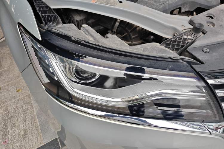 Used Roewe RX5 2020 20T Manual 4G Connect Million Edition Right Front Headlight