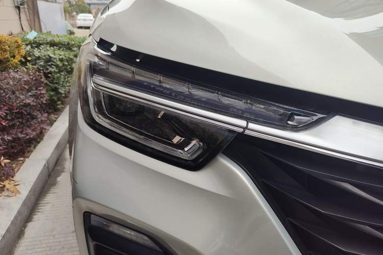 Used Roewe RX5 2020 PLUS 300TGI Automatic Ali National Trend Flagship Edition Right Front Headlight