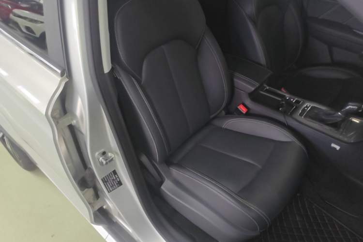 Used Roewe RX5 2020 20T Automatic 4G Connect Superior Flagship Edition Right Front Seat