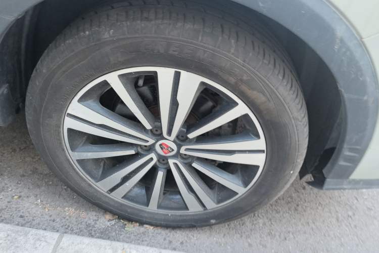 Used Roewe RX5 2020 20T Automatic 4G Connected Million-Dollar Flagship Edition Right Front Wheel Hub