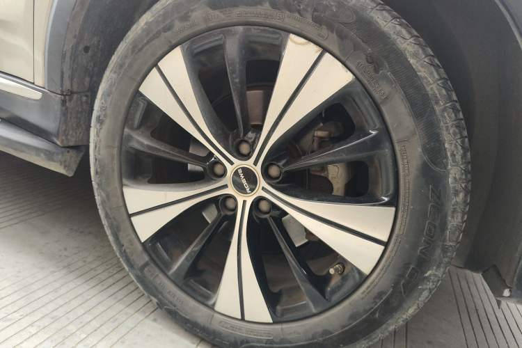Used Roewe RX5 2020 PLUS 300TGI Automatic Ali National Trend Flagship Edition Right Front Wheel Hub