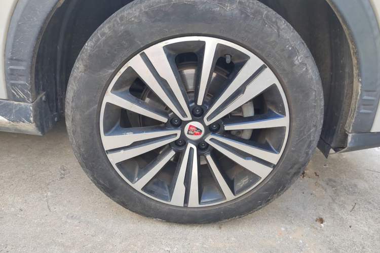 Used Roewe RX5 2020 20T Automatic 4G Connect Superior Flagship Edition Right Front Wheel Hub