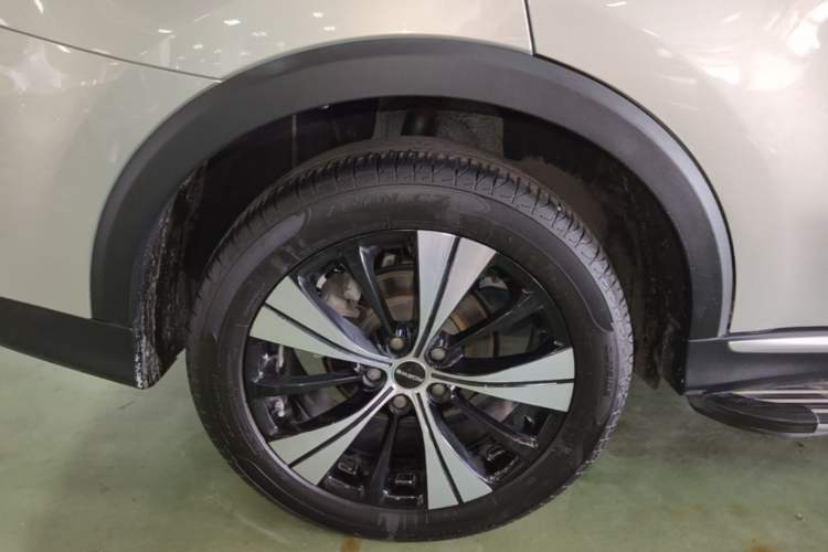 Used Roewe RX5 2020 PLUS 300TGI Automatic Ali National Trend Flagship Edition Right Rear Wheel Hub