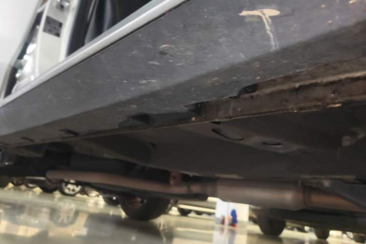 Used Roewe RX5 2020 20T Automatic 4G Connect Superior Flagship Edition Right Side Sill