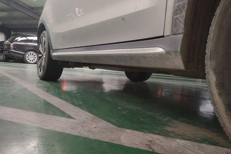 Used Roewe RX5 2020 20T Automatic 4G Connect Superior Flagship Edition Right Side Sill