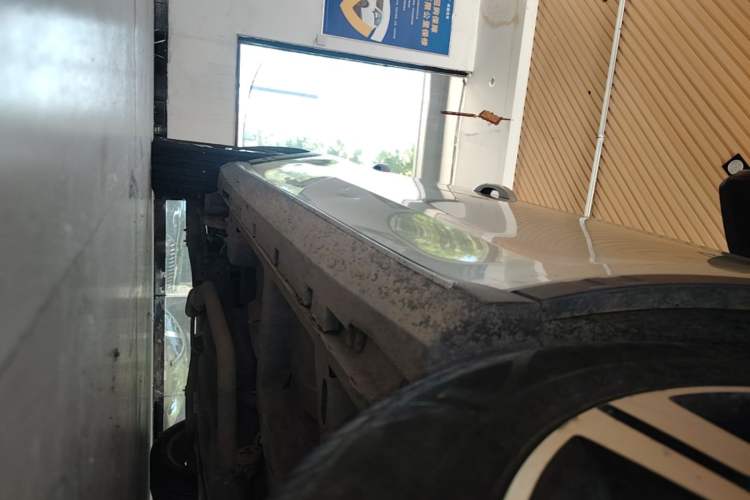Used Roewe RX5 2020 20T Automatic 4G Connected Million Edition Right Side Sill