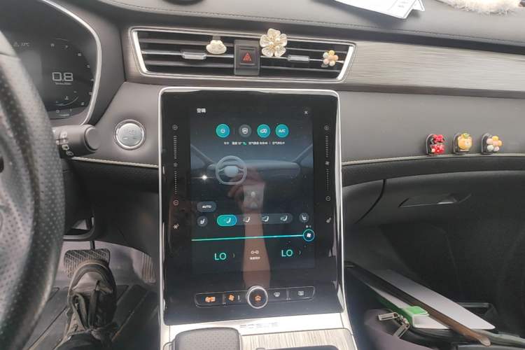 Used Roewe RX5 2021 PLUS 300TGI Automatic Ali National Trend Flagship Ronglin Edition Audio And AC Panel